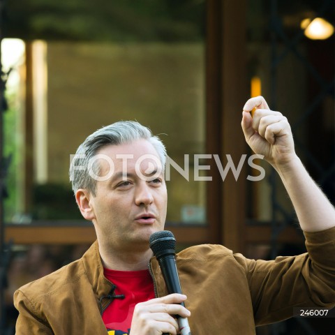  18.05.2018 WARSZAWA<br />SPOTKANIE Z ROBERTEM BIEDRONIEM W WARSZAWIE PT. I'M MR BIEDRON AND THIS IS OPENREAKTOR<br />N/Z ROBERT BIEDRON<br /> 