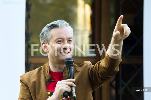  18.05.2018 WARSZAWA<br />SPOTKANIE Z ROBERTEM BIEDRONIEM W WARSZAWIE PT. I'M MR BIEDRON AND THIS IS OPENREAKTOR<br />N/Z ROBERT BIEDRON<br /> 