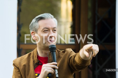  18.05.2018 WARSZAWA<br />SPOTKANIE Z ROBERTEM BIEDRONIEM W WARSZAWIE PT. I'M MR BIEDRON AND THIS IS OPENREAKTOR<br />N/Z ROBERT BIEDRON<br /> 
