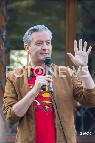  18.05.2018 WARSZAWA<br />SPOTKANIE Z ROBERTEM BIEDRONIEM W WARSZAWIE PT. I'M MR BIEDRON AND THIS IS OPENREAKTOR<br />N/Z ROBERT BIEDRON<br /> 