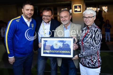  19.05.2018 GDYNIA<br />PILKA NOZNA - EKSTRAKLASA SEZON 2017/2018<br />MECZ ARKA GDYNIA - SLASK WROCLAW<br />N/Z WOJCIECH PERTKIEWICZ MAREK LUCYK WOJCIECH SZCZUREK JOANNA ZIELINSKA<br /> 