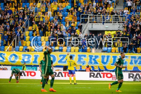  19.05.2018 GDYNIA<br />PILKA NOZNA - EKSTRAKLASA SEZON 2017/2018<br />MECZ ARKA GDYNIA - SLASK WROCLAW<br />N/Z KRZYSZTOF SOBIERAJ KONCZY KARIERE POZEGNANY PRZEZ KIBICOW<br /> 