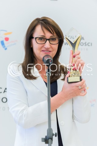  21.05.2018 WARSZAWA<br />WRECZENIE STATUETKI MISTRZA POLSKI PILKARZOM LEGII<br />N/Z RENATA KAZNOWSKA<br /> 