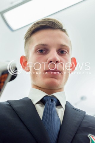  21.05.2018 WARSZAWA<br />WRECZENIE STATUETKI MISTRZA POLSKI PILKARZOM LEGII<br />N/Z SEBASTIAN SZYMANSKI<br /> 