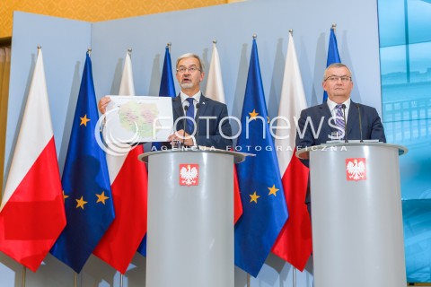  22.05.2018 WARSZAWA<br />KONFERENCJA MOSTY PLUS MOSTY DLA REGIONOW<br />N/Z ANDRZEJ ADAMCZYK JERZY KWIECINSKI<br /> 