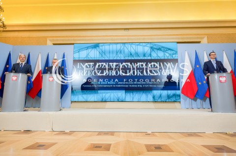 22.05.2018 WARSZAWA<br />KONFERENCJA MOSTY PLUS MOSTY DLA REGIONOW<br />N/Z PREMIER MATEUSZ MORAWIECKI JERZY KWIECINSKI ANDRZEJ ADAMCZYK<br /> 