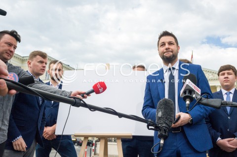  25.05.2018 WARSZAWA<br />KONFERENCJA KANDYDATA NA PREZYDENTA WARSZAWY PATRYKA JAKIEGO PRZYJAZNY I UCZCIWY URZAD<br />N/Z PATRYK JAKI<br /> 