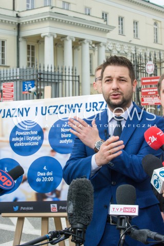  25.05.2018 WARSZAWA<br />KONFERENCJA KANDYDATA NA PREZYDENTA WARSZAWY PATRYKA JAKIEGO PRZYJAZNY I UCZCIWY URZAD<br />N/Z PATRYK JAKI<br /> 