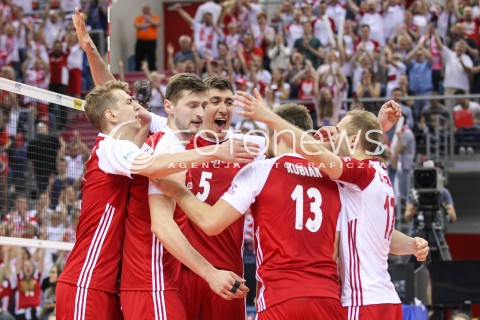  26.05.2018 KRAKOW <br />SIATKOWKA MEZCZYZN SIATKARSKA LIGA NARODOW MEZCZYZN 2018 <br />FIVB VOLLEYBALL NATIONS LEAGUE 2018 <br />MECZ POLSKA - ROSJA ( Poland - Russia ) <br />N/Z ARTUR SZALPUK PIOTR NOWAKOWSKI LUKASZ KACZMAREK PAWEL ZATORSKI RADOSC EMOCJE <br /> 