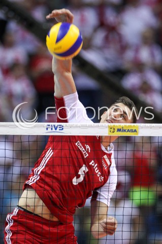  26.05.2018 KRAKOW <br />SIATKOWKA MEZCZYZN SIATKARSKA LIGA NARODOW MEZCZYZN 2018 <br />FIVB VOLLEYBALL NATIONS LEAGUE 2018 <br />MECZ POLSKA - ROSJA ( Poland - Russia ) <br />N/Z LUKASZ KACZMAREK SYLWETKA ATAK <br /> 