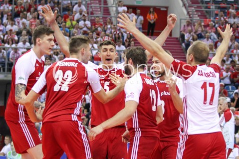  26.05.2018 KRAKOW <br />SIATKOWKA MEZCZYZN SIATKARSKA LIGA NARODOW MEZCZYZN 2018 <br />FIVB VOLLEYBALL NATIONS LEAGUE 2018 <br />MECZ POLSKA - ROSJA ( Poland - Russia ) <br />N/Z LUKASZ KACZMAREK BARTLOMIEJ LEMANSKI RADOSC EMOCJE <br /> 