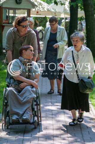  27.05.2018 WARSZAWA<br />KONFERENCJA PRASOWA DOTYCZACA ZAWIESZENIA PROTESTU RODZICOW OSOB NIEPELNOSPRAWNYCH W SEJMIE<br />N/Z WANDA TRACZYK STAWSKA JANINA OCHOJSKA<br /> 