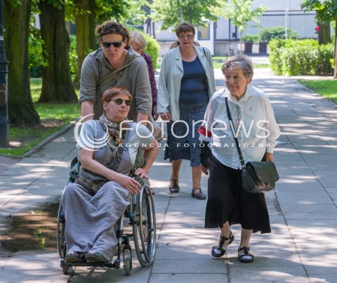  27.05.2018 WARSZAWA<br />KONFERENCJA PRASOWA DOTYCZACA ZAWIESZENIA PROTESTU RODZICOW OSOB NIEPELNOSPRAWNYCH W SEJMIE<br />N/Z WANDA TRACZYK STAWSKA JANINA OCHOJSKA<br /> 