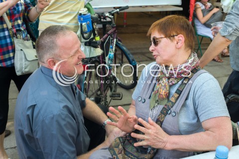  27.05.2018 WARSZAWA<br />KONFERENCJA PRASOWA DOTYCZACA ZAWIESZENIA PROTESTU RODZICOW OSOB NIEPELNOSPRAWNYCH W SEJMIE<br />N/Z JANINA OCHOJSKA WOJCIECH LEMANSKI<br /> 