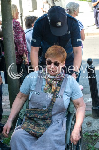  27.05.2018 WARSZAWA<br />KONFERENCJA PRASOWA DOTYCZACA ZAWIESZENIA PROTESTU RODZICOW OSOB NIEPELNOSPRAWNYCH W SEJMIE<br />N/Z JANINA OCHOJSKA POLICJANT<br /> 