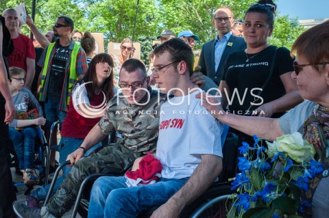  27.05.2018 WARSZAWA<br />KONFERENCJA PRASOWA DOTYCZACA ZAWIESZENIA PROTESTU RODZICOW OSOB NIEPELNOSPRAWNYCH W SEJMIE<br />N/Z MARZENA STANEWICZ KUBA HARTWICH ADRIAN GLINKA MICHAL SZCZERBA JANINA OCHOJSKA<br /> 