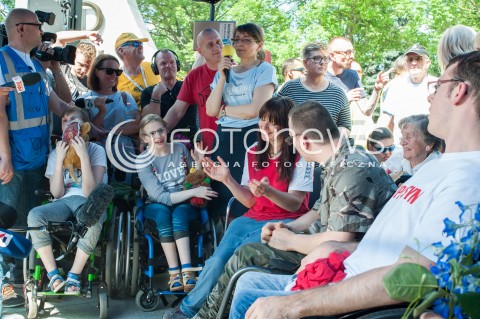  27.05.2018 WARSZAWA<br />KONFERENCJA PRASOWA DOTYCZACA ZAWIESZENIA PROTESTU RODZICOW OSOB NIEPELNOSPRAWNYCH W SEJMIE<br />N/Z JANINA OCHOJSKA KATARZYNA MILEWICZ KAROL MILEWICZ KUBA HARTWICH ADRIAN GLINKA IWONA HARTWICH ANNA GLINKA MAGDA MILEWICZ WIKTORIA MILEWICZ<br /> 