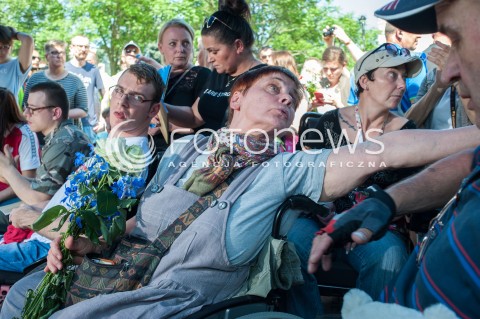  27.05.2018 WARSZAWA<br />KONFERENCJA PRASOWA DOTYCZACA ZAWIESZENIA PROTESTU RODZICOW OSOB NIEPELNOSPRAWNYCH W SEJMIE<br />N/Z JANINA OCHOJSKA KATARZYNA MILEWICZ KAROL MILEWICZ KUBA HARTWICH ADRIAN GLINKA IWONA HARTWICH ANNA GLINKA<br /> 