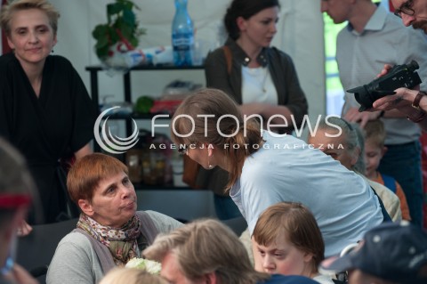  27.05.2018 WARSZAWA<br />KONFERENCJA PRASOWA DOTYCZACA ZAWIESZENIA PROTESTU RODZICOW OSOB NIEPELNOSPRAWNYCH W SEJMIE<br />N/Z JOANNA SCHEURING WIELGUS JANIA OCHOJSKA KINGA GAJEWSKA ADAM SZLAPKA KATARZYNA MILEWICZ<br /> 