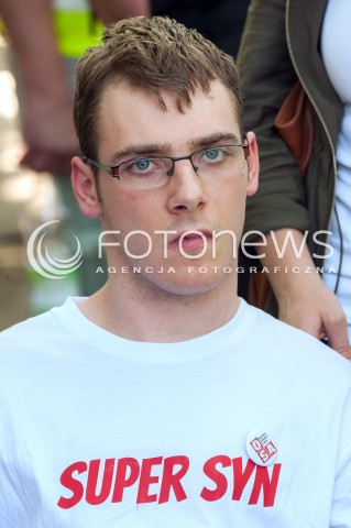  27.05.2018 WARSZAWA<br />KONFERENCJA PRASOWA DOTYCZACA ZAWIESZENIA PROTESTU RODZICOW OSOB NIEPELNOSPRAWNYCH W SEJMIE<br />N/Z KUBA HARTWICH<br /> 