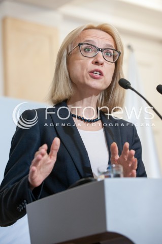 28.05.2018 WARSZAWA<br />KONFERENCJA TWOJ E PIT ROZLICZYMY PODATEK DLA CIEBIE W MINISTERSTWIE FINANSOW<br />N/Z MINISTER FINANSOW TERESA CZERWINSKA<br /> 