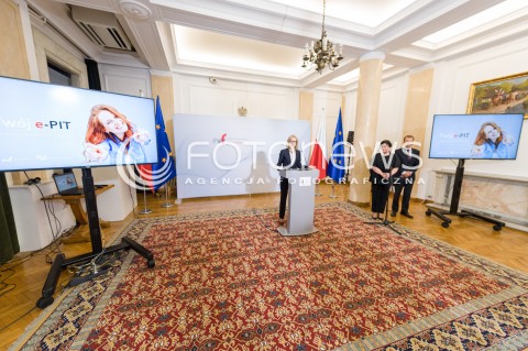  28.05.2018 WARSZAWA<br />KONFERENCJA TWOJ E PIT ROZLICZYMY PODATEK DLA CIEBIE W MINISTERSTWIE FINANSOW<br />N/Z MINISTER FINANSOW TERESA CZERWINSKA<br /> 