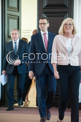  29.05.2018 WARSZAWA<br />KONFERENCJA PREMIERA MATEUSZA MORAWIECKIEGO I MINISTROW JOACHIMA BRUDZINSKIEGO ORAZ HENRYKA KOWALCZYKA NA TEMAT POZAROW WYSYPISK SMIECI <br />N/Z PREMIER MATEUSZ MORAWIECKI JOANNA KOPCINSKA HENRYK KOWALCZYK<br /> 