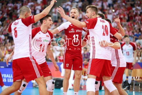  01.06.2018 LODZ <br />SIATKOWKA MEZCZYZN SIATKARSKA LIGA NARODOW MEZCZYZN 2018 <br />FIVB VOLLEYBALL NATIONS LEAGUE 2018 <br />MECZ POLSKA - FRANCJA ( Poland - France ) <br />N/Z RADOSC EMOCJE WYGRANA ALEKSANDER SLIWKA PAWEL ZATORSKI MATEUSZ BIENIEK <br /> 