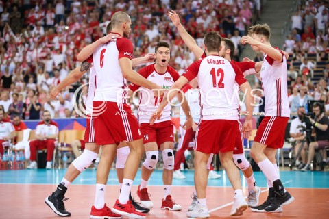  01.06.2018 LODZ <br />SIATKOWKA MEZCZYZN SIATKARSKA LIGA NARODOW MEZCZYZN 2018 <br />FIVB VOLLEYBALL NATIONS LEAGUE 2018 <br />MECZ POLSKA - FRANCJA ( Poland - France ) <br />N/Z RADOSC EMOCJE WYGRANA ALEKSANDER SLIWKA BARTOSZ KUREK <br /> 