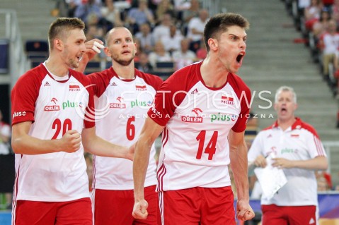  01.06.2018 LODZ <br />SIATKOWKA MEZCZYZN SIATKARSKA LIGA NARODOW MEZCZYZN 2018 <br />FIVB VOLLEYBALL NATIONS LEAGUE 2018 <br />MECZ POLSKA - FRANCJA ( Poland - France ) <br />N/Z MATEUSZ BIENIEK BARTOSZ KUREK ALEKSANDER SLIWKA VITAL HEYNEN - I TRENER ( HEAD COACH ) RADOSC EMOCJE <br /> 