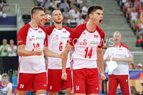  01.06.2018 LODZ <br />SIATKOWKA MEZCZYZN SIATKARSKA LIGA NARODOW MEZCZYZN 2018 <br />FIVB VOLLEYBALL NATIONS LEAGUE 2018 <br />MECZ POLSKA - FRANCJA ( Poland - France ) <br />N/Z MATEUSZ BIENIEK BARTOSZ KUREK ALEKSANDER SLIWKA VITAL HEYNEN - I TRENER ( HEAD COACH ) RADOSC EMOCJE <br /> 