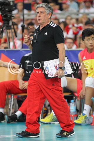  02.06.2018 LODZ <br />SIATKOWKA MEZCZYZN SIATKARSKA LIGA NARODOW MEZCZYZN 2018 <br />FIVB VOLLEYBALL NATIONS LEAGUE 2018 <br />MECZ POLSKA - CHINY ( Poland - China ) <br />N/Z RAUL LOZANO - I TRENER ( HEAD COACH ) SYLWETKA <br /> 