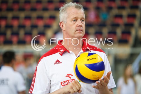  03.06.2018 LODZ <br />
SIATKOWKA MEZCZYZN SIATKARSKA LIGA NARODOW MEZCZYZN 2018 <br />
FIVB VOLLEYBALL NATIONS LEAGUE 2018 <br />
MECZ POLSKA - NIEMCY ( Poland - Germany ) <br />
N/Z TRENER VITAL HEYNEN SYLWETKA<br />
 