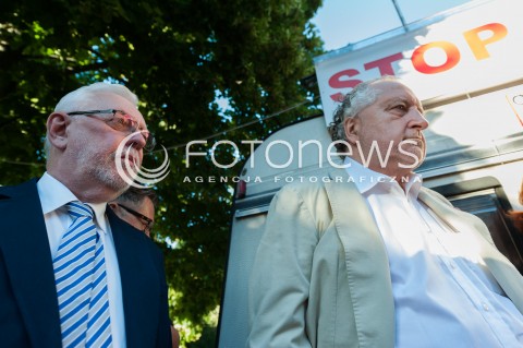  07.06.2018 WARSZAWA<br />KOD ZAKONCZYL PROTEST POD KPRM W WARSZAWIE<br />N/Z ANDRZEJ RZEPLINSKI JERZY STEPIEN<br /> 