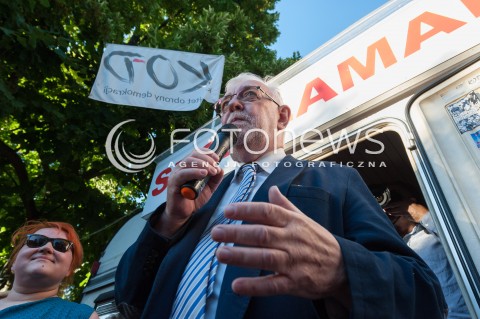  07.06.2018 WARSZAWA<br />KOD ZAKONCZYL PROTEST POD KPRM W WARSZAWIE<br />N/Z ANDRZEJ RZEPLINSKI JERZY STEPIEN<br /> 