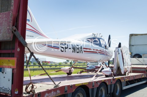  07.06.2018 JASIONKA AUTOSTRADA A4<br />
AWARYJNE LADOWANIE SAMOLOTU TECNAM P2008 NA AUTOSTRADZIE A4 W POBLIZU LOTNISKA RZESZOW JASIONKA. NA POKLADZIE BYLO 2 CZLONKOW ZALOGI. PODCZAS PODCHODZENIA DO LADOWANIA SILNIK ZGASL I KONIECZNE BYLO LADOWANIE NA AUTOSTRADZIE. <br />
N/Z SAMOLOT TECNAM P2008 REJESTRACJA SP-WBA<br />
 