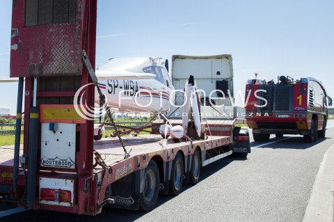  07.06.2018 JASIONKA AUTOSTRADA A4<br />
AWARYJNE LADOWANIE SAMOLOTU TECNAM P2008 NA AUTOSTRADZIE A4 W POBLIZU LOTNISKA RZESZOW JASIONKA. NA POKLADZIE BYLO 2 CZLONKOW ZALOGI. PODCZAS PODCHODZENIA DO LADOWANIA SILNIK ZGASL I KONIECZNE BYLO LADOWANIE NA AUTOSTRADZIE. <br />
N/Z SAMOLOT TECNAM P2008 REJESTRACJA SP-WBA<br />
 