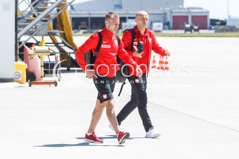  07.06.2018 LOTNISKO RZESZOW JASIONKA<br />ODLOT REPREZENTACJI POLSKI PILKARZY PO ZGRUPOWANIU W ARLAMOWIE NA MECZ DO POZNANIA <br />N/Z MICHAL PAZDAN JACEK GORALSKI<br /> 
