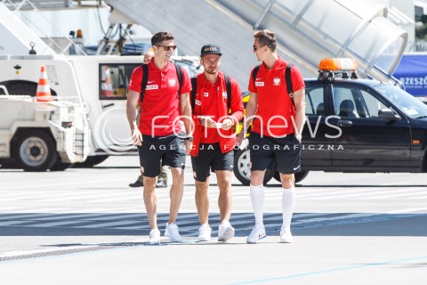  07.06.2018 LOTNISKO RZESZOW JASIONKA<br />ODLOT REPREZENTACJI POLSKI PILKARZY PO ZGRUPOWANIU W ARLAMOWIE NA MECZ DO POZNANIA <br />N/Z ROBERT LEWANDOWSKI ARKADIUSZ MILIK KAROL LINETTY<br /> 