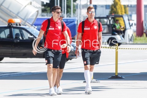  07.06.2018 LOTNISKO RZESZOW JASIONKA<br />ODLOT REPREZENTACJI POLSKI PILKARZY PO ZGRUPOWANIU W ARLAMOWIE NA MECZ DO POZNANIA <br />N/Z ROBERT LEWANDOWSKI ARKADIUSZ MILIK<br /> 