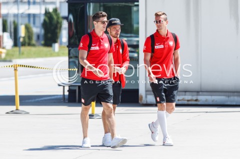  07.06.2018 LOTNISKO RZESZOW JASIONKA<br />ODLOT REPREZENTACJI POLSKI PILKARZY PO ZGRUPOWANIU W ARLAMOWIE NA MECZ DO POZNANIA <br />N/Z ROBERT LEWANDOWSKI ARKADIUSZ MILIK KAROL LINETTY<br /> 