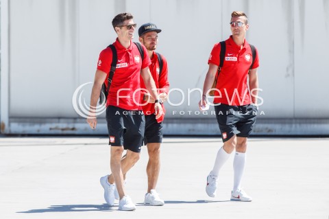  07.06.2018 LOTNISKO RZESZOW JASIONKA<br />ODLOT REPREZENTACJI POLSKI PILKARZY PO ZGRUPOWANIU W ARLAMOWIE NA MECZ DO POZNANIA <br />N/Z ROBERT LEWANDOWSKI ARKADIUSZ MILIK KAROL LINETTY<br /> 