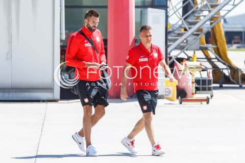  07.06.2018 LOTNISKO RZESZOW JASIONKA<br />ODLOT REPREZENTACJI POLSKI PILKARZY PO ZGRUPOWANIU W ARLAMOWIE NA MECZ DO POZNANIA <br />N/Z SLAWOMIR PESZKO BARTOSZ BIALKOWSKI<br /> 