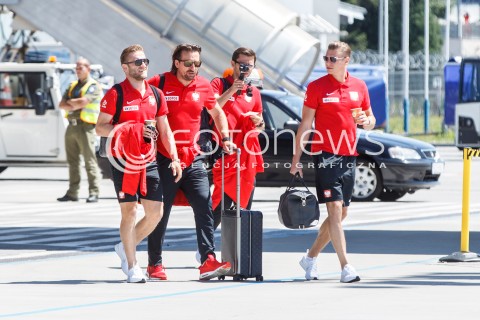 07.06.2018 LOTNISKO RZESZOW JASIONKA<br />ODLOT REPREZENTACJI POLSKI PILKARZY PO ZGRUPOWANIU W ARLAMOWIE NA MECZ DO POZNANIA <br />N/Z JAKUB BLASZCZYKOWSKI TOMASZ IWAN LUKASZ PISZCZEK<br /> 