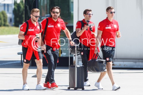  07.06.2018 LOTNISKO RZESZOW JASIONKA<br />ODLOT REPREZENTACJI POLSKI PILKARZY PO ZGRUPOWANIU W ARLAMOWIE NA MECZ DO POZNANIA <br />N/Z JAKUB BLASZCZYKOWSKI TOMASZ IWAN LUKASZ PISZCZEK<br /> 
