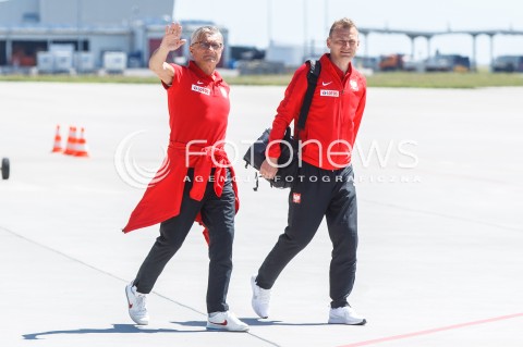  07.06.2018 LOTNISKO RZESZOW JASIONKA<br />ODLOT REPREZENTACJI POLSKI PILKARZY PO ZGRUPOWANIU W ARLAMOWIE NA MECZ DO POZNANIA <br />N/Z TRENER ADAM NAWALKA BOGDAN ZAJAC<br /> 