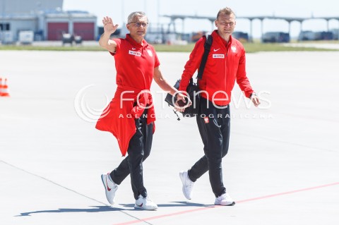  07.06.2018 LOTNISKO RZESZOW JASIONKA<br />ODLOT REPREZENTACJI POLSKI PILKARZY PO ZGRUPOWANIU W ARLAMOWIE NA MECZ DO POZNANIA <br />N/Z TRENER ADAM NAWALKA BOGDAN ZAJAC<br /> 