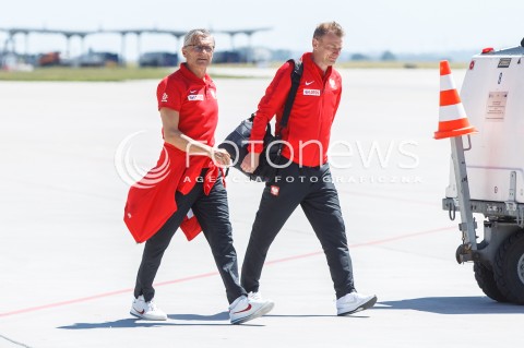  07.06.2018 LOTNISKO RZESZOW JASIONKA<br />ODLOT REPREZENTACJI POLSKI PILKARZY PO ZGRUPOWANIU W ARLAMOWIE NA MECZ DO POZNANIA <br />N/Z TRENER ADAM NAWALKA BOGDAN ZAJAC<br /> 