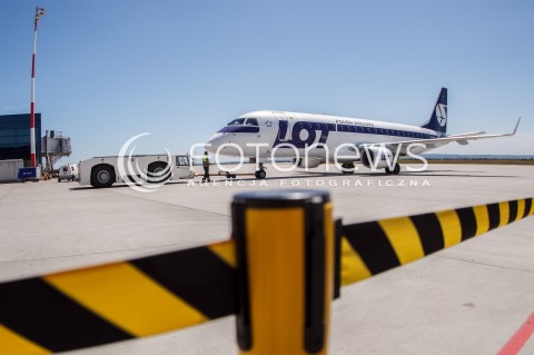  07.06.2018 LOTNISKO RZESZOW JASIONKA<br />ODLOT REPREZENTACJI POLSKI PILKARZY PO ZGRUPOWANIU W ARLAMOWIE NA MECZ DO POZNANIA <br />N/Z SAMOLOT POLSKIE LINIE PLL LOT EMBRAER 175 REJESTRACJA SP-LIN<br /> 