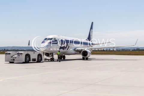 07.06.2018 LOTNISKO RZESZOW JASIONKA<br />ODLOT REPREZENTACJI POLSKI PILKARZY PO ZGRUPOWANIU W ARLAMOWIE NA MECZ DO POZNANIA <br />N/Z SAMOLOT POLSKIE LINIE PLL LOT EMBRAER 175 REJESTRACJA SP-LIN<br /> 